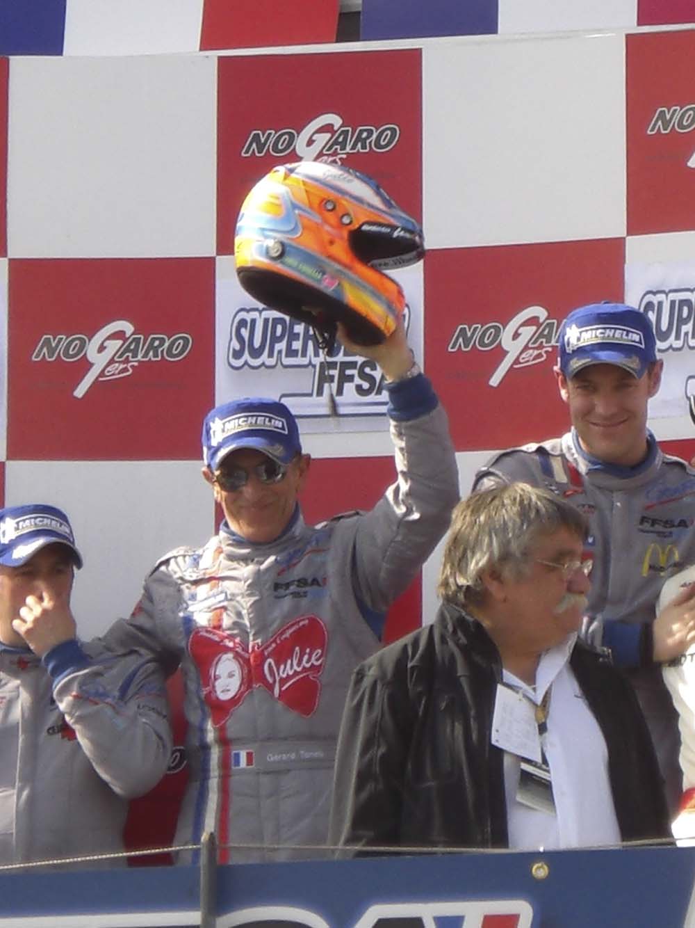 podium (3)